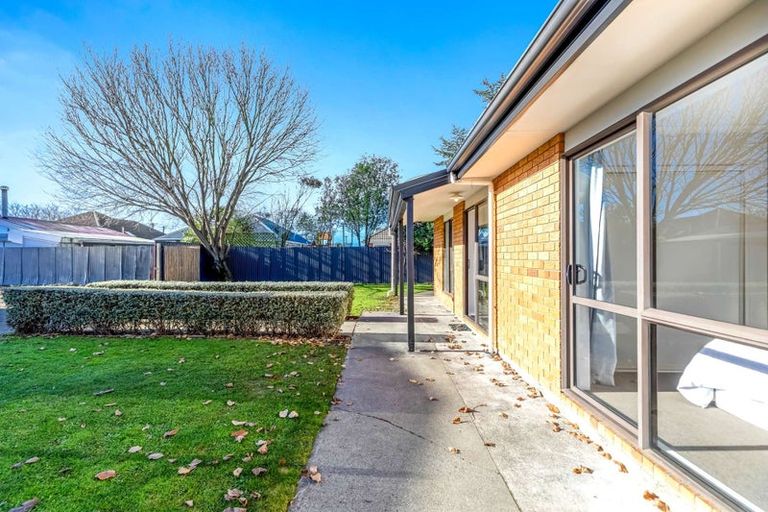 Photo of property in 52a Vivian Street, Burwood, Christchurch, 8083
