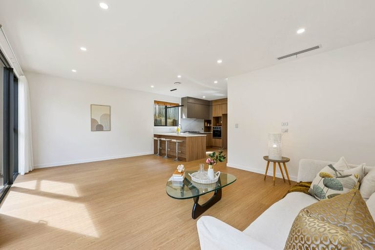 Photo of property in 13e King Richard Place, Browns Bay, Auckland, 0630