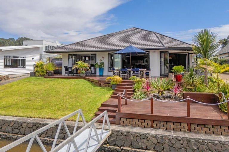 Photo of property in 124 Motu Grande, Pauanui, Hikuai, 3579