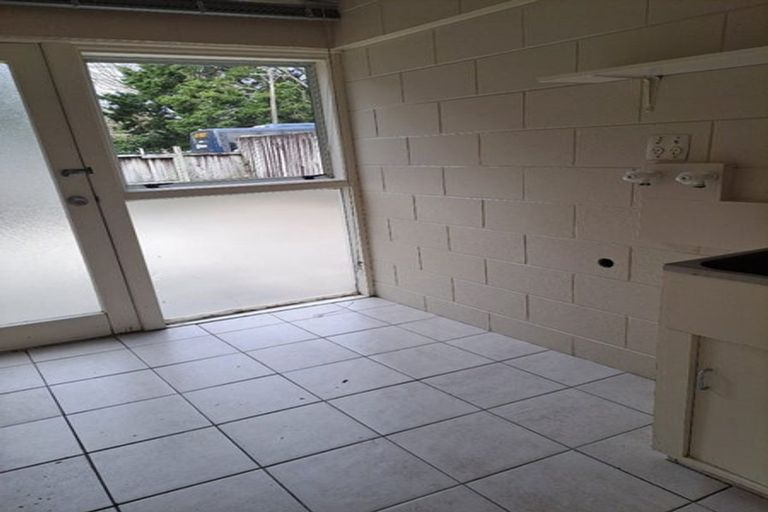 Photo of property in 280 Great South Road, Papakura, 2110