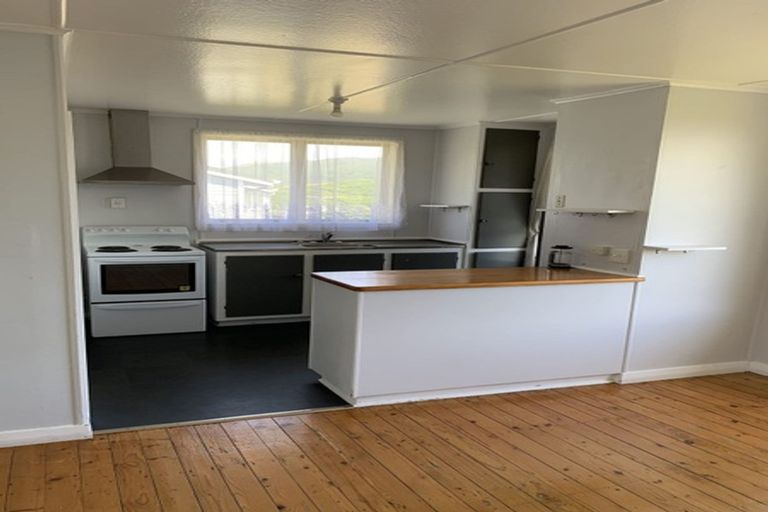 Photo of property in 11 Taupiri Crescent, Titahi Bay, Porirua, 5022