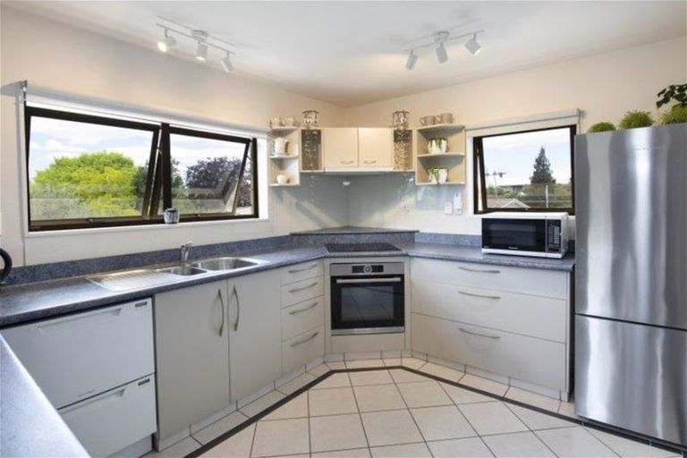 Photo of property in 34 Anderson Road, Taradale, Napier, 4112