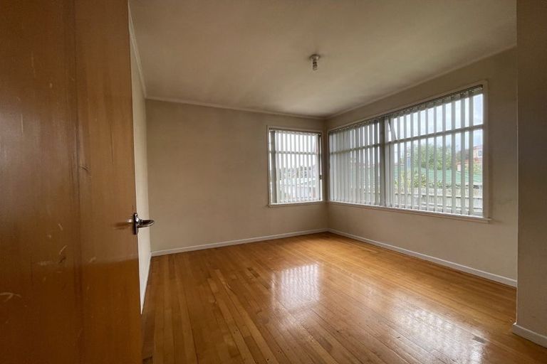 Photo of property in 12c Dawn Place, Te Atatu South, Auckland, 0610
