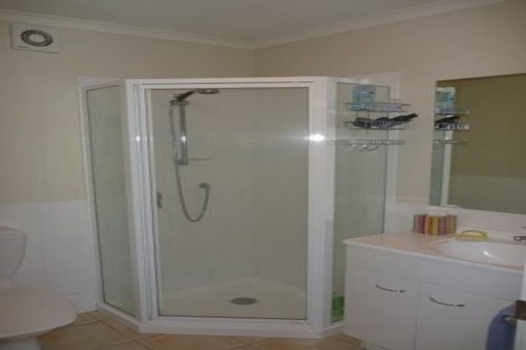 Photo of property in 22 Catrina Avenue, Birkenhead, Auckland, 0626