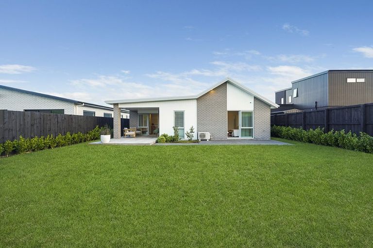 Photo of property in 31 Overton Street, Rototuna North, 3210