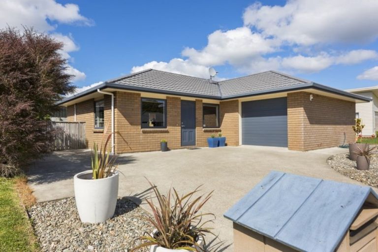 Photo of property in 7 Sunstone Crescent, Brown Owl, Upper Hutt, 5018