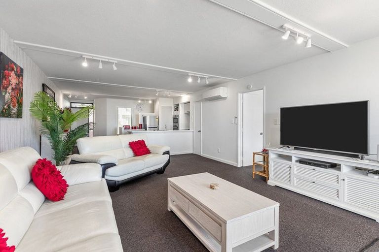 Photo of property in 4/10 Marine Parade, Mount Maunganui, 3116
