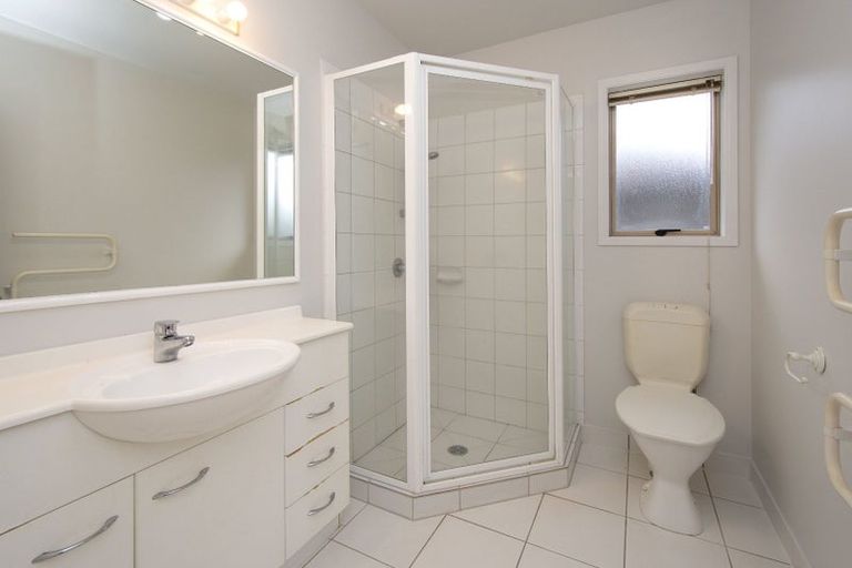 Photo of property in 8 Blarney Place, Casebrook, Christchurch, 8051