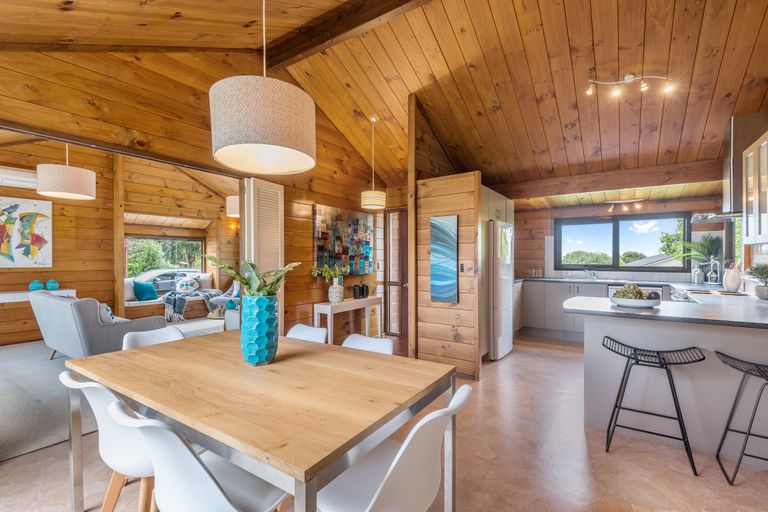 Photo of property in 43 Palmyra Way, Half Moon Bay, Auckland, 2012