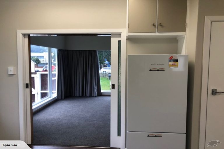 Photo of property in 217 Main Road, Tawa, Wellington, 5028