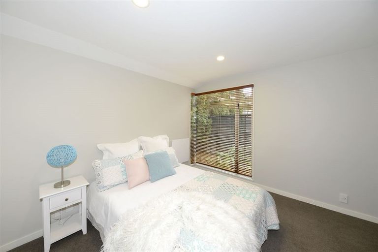 Photo of property in 30 Oakford Close, Riccarton, Christchurch, 8011