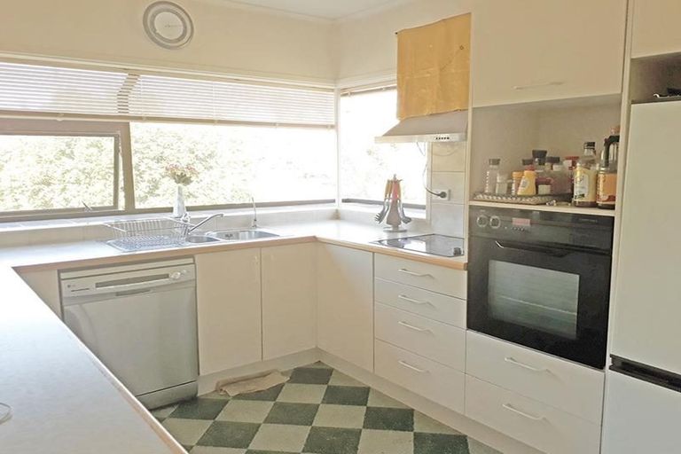 Photo of property in 10 Terrylyn Drive, Hillcrest, Auckland, 0627