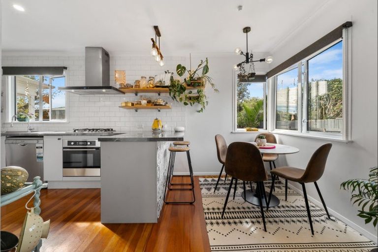 Photo of property in 2/5 Tokomaru Street, Welbourn, New Plymouth, 4312