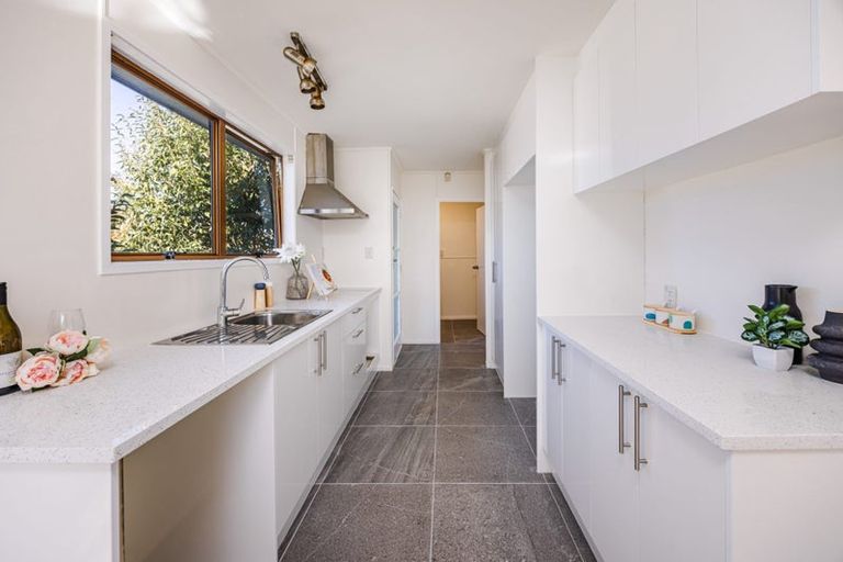 Photo of property in 43 Catkin Crescent, Papatoetoe, Auckland, 2025