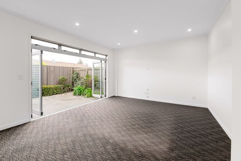 Photo of property in 2/22 Dawson Street, Hamilton East, Hamilton, 3216