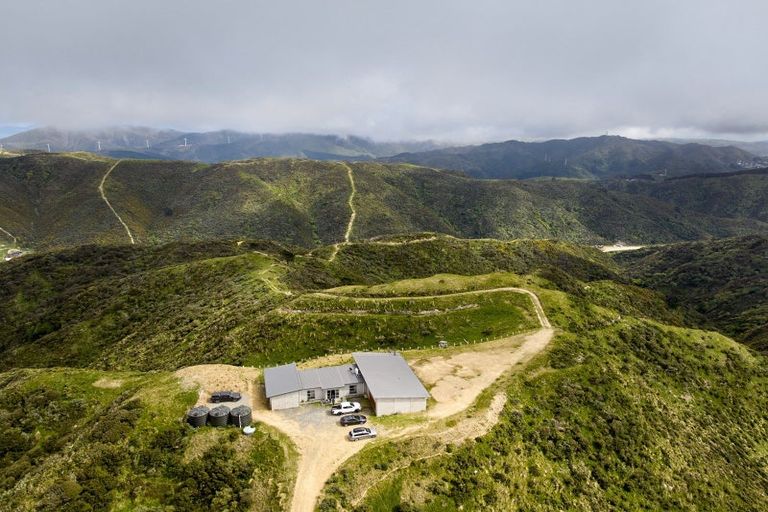 Photo of property in Long Gully, 380 Hawkins Hill Road, Brooklyn, Wellington, 6021