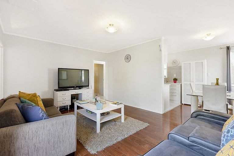 Photo of property in 3/14 Orchid Place, Te Atatu South, Auckland, 0610