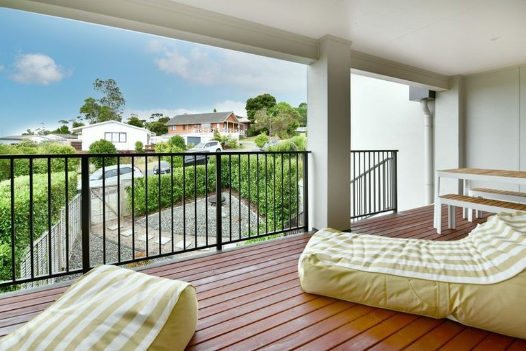 Photo of property in 3b Melia Place, Stanmore Bay, Whangaparaoa, 0932