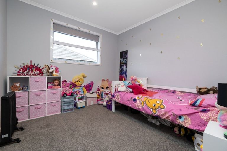 Photo of property in 17 Moira Close, Welcome Bay, Tauranga, 3175