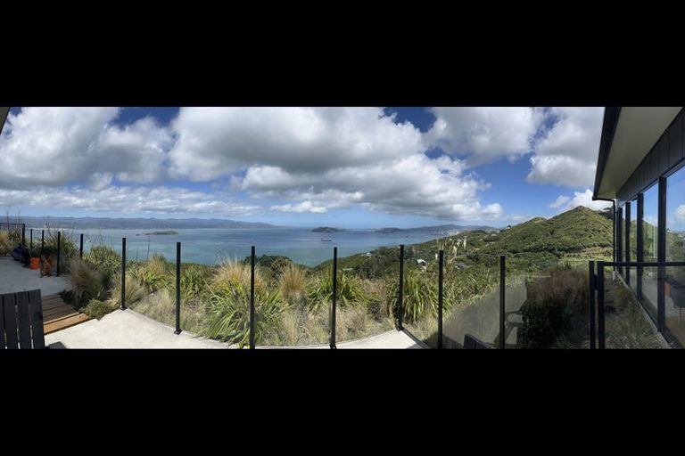 Photo of property in 17 Promontory Crescent, Newlands, Wellington, 6037