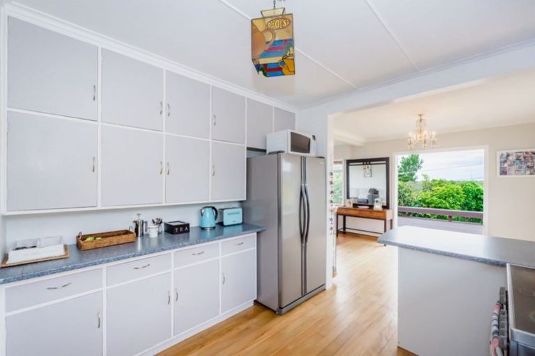 Photo of property in 72 Raumati Road, Raumati Beach, Paraparaumu, 5032