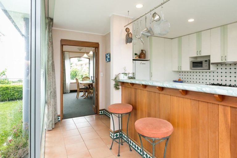 Photo of property in 4a Neeve Place, Taradale, Napier, 4112