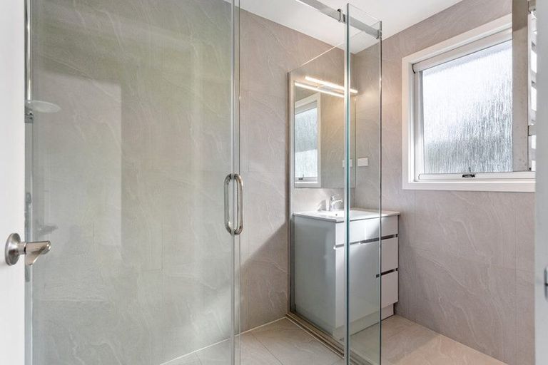 Photo of property in 8 Skyla Place, Massey, Auckland, 0614