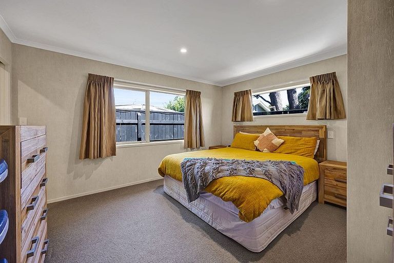 Photo of property in 24 Princes Street, Hawera, 4610