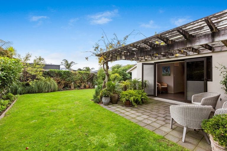 Photo of property in 4 Kororako Grove, Whalers Gate, New Plymouth, 4310