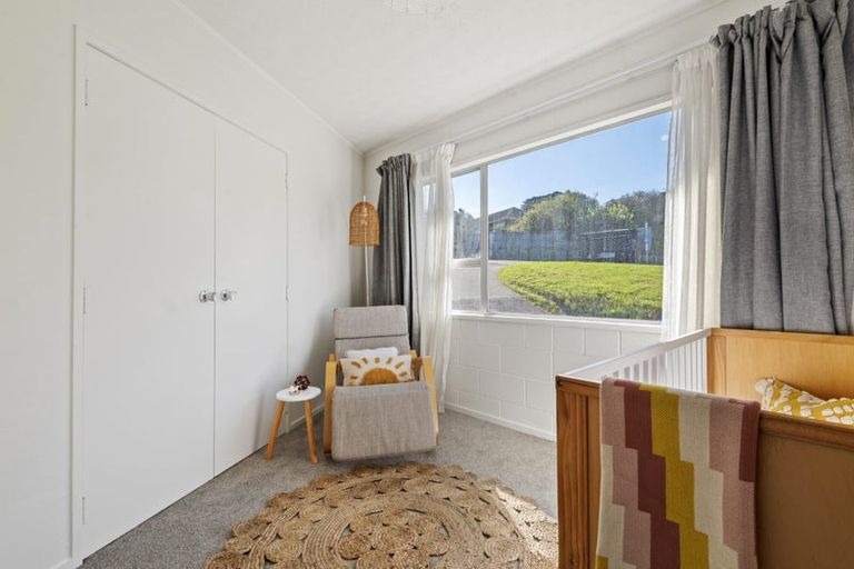 Photo of property in 1/92 Lake Road, Northcote, Auckland, 0627