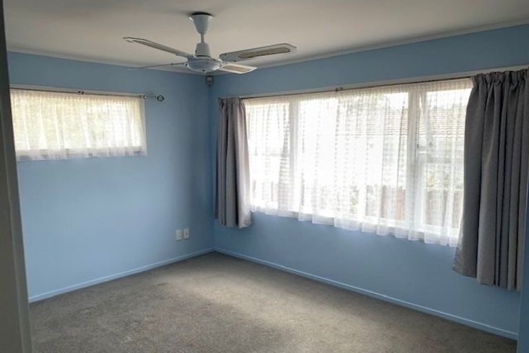 Photo of property in 25 Tamahere Drive, Glenfield, Auckland, 0629