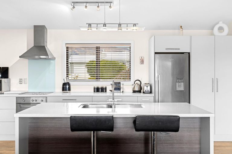 Photo of property in 4 Daniels Terrace, Wanaka, 9305