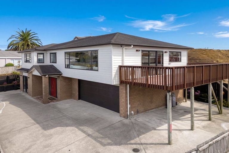 Photo of property in 20 Bannings Way, Hobsonville, Auckland, 0618