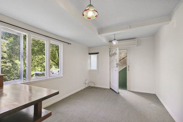 Photo of property in 6 Governor Road, Northland, Wellington, 6012