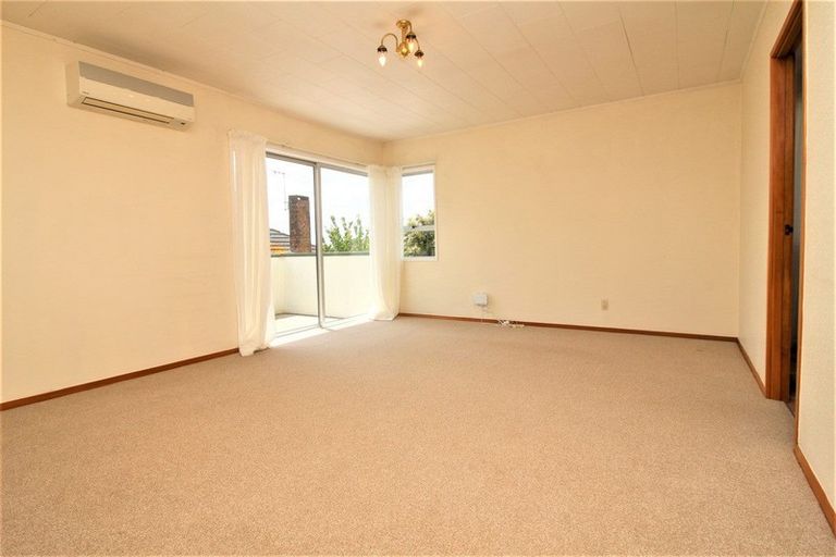 Photo of property in 35 South Lynn Road, Titirangi, Auckland, 0604