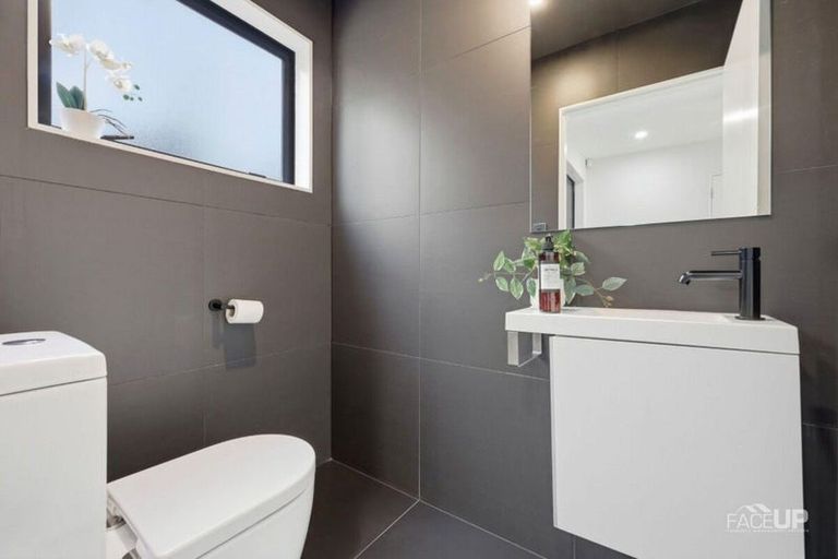 Photo of property in 111d Woodglen Road, Glen Eden, Auckland, 0602