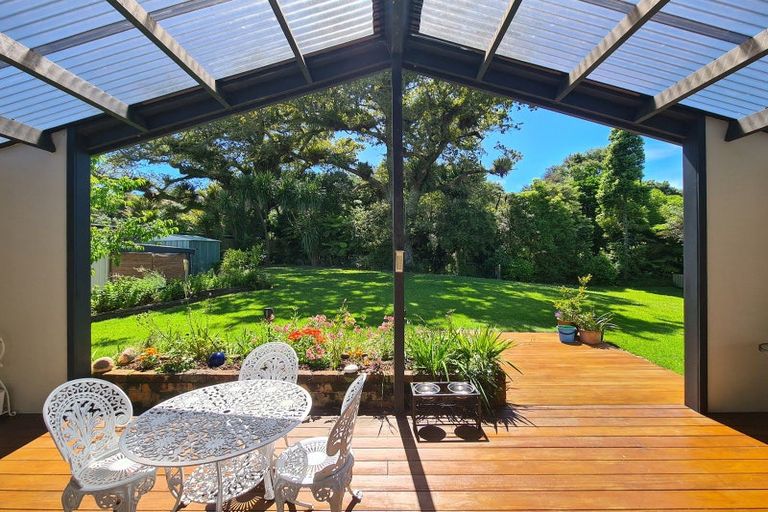 Photo of property in 30 Driving Creek Road, Coromandel, 3506