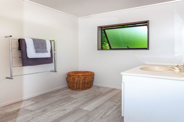 Photo of property in 103 Avalon Place, Whangamata, 3620