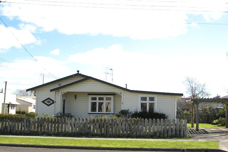 Photo of property in 3 Humphrey Street, Marton, 4710