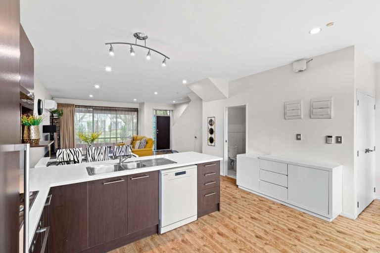 Photo of property in 74 Kuaka Drive, Takanini, 2112