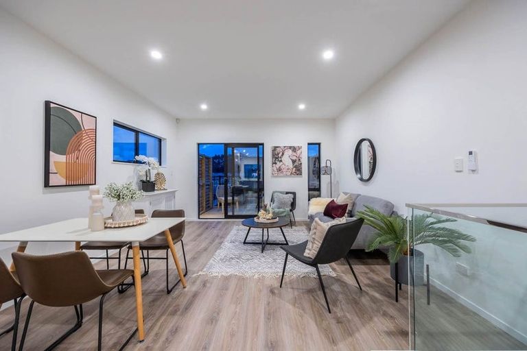 Photo of property in 10 Kari Lane, Kumeu, 0810