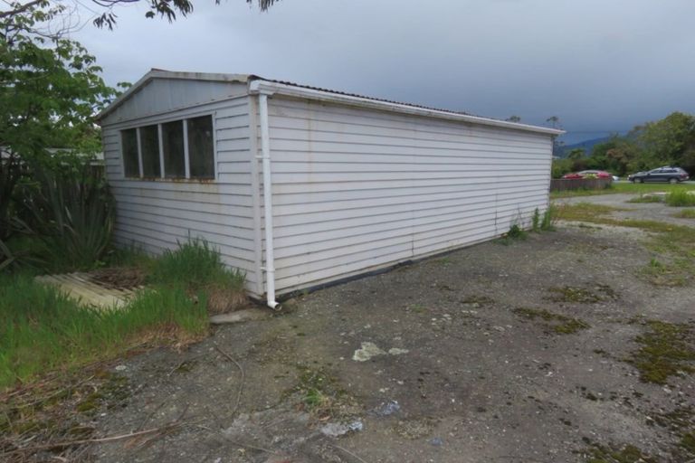 Photo of property in 133 Brougham Street, Westport, 7825