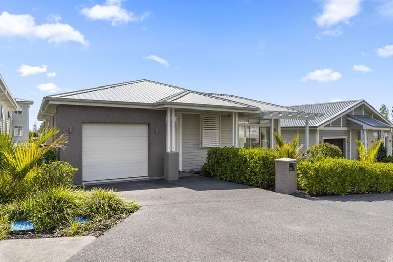 Photo of property in 44 Landmark Terrace, Orewa, 0931