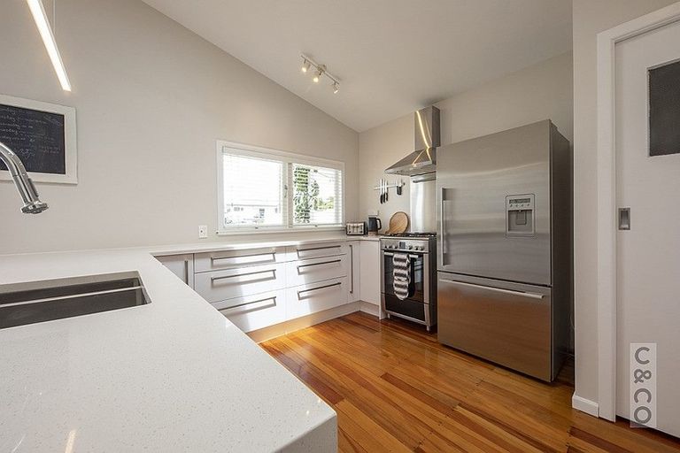 Photo of property in 25 Maude Street, Riverhead, 0820