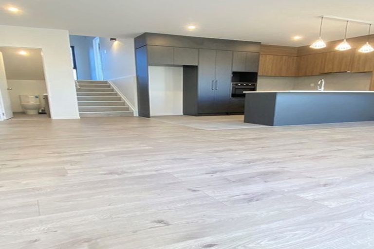 Photo of property in 13b Tenbless Court, Unsworth Heights, Auckland, 0632