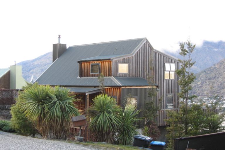 Photo of property in 8 Miners Lane, Queenstown, 9300