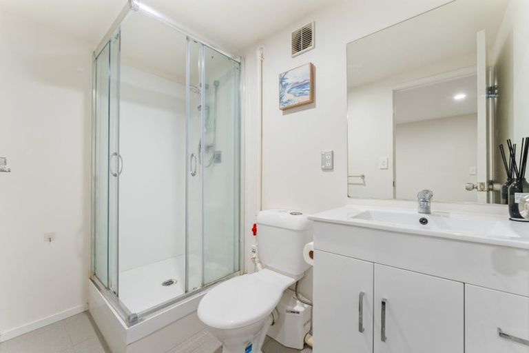 Photo of property in 2/1 Cantina Avenue, Bayview, Auckland, 0629