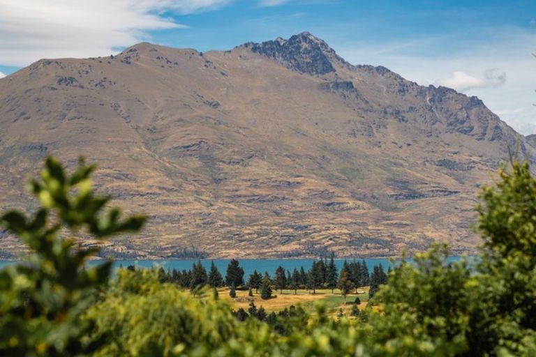 Photo of property in 12 Longwood Place, Queenstown, 9300