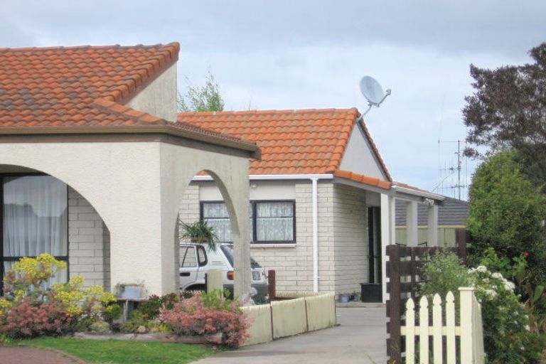 Photo of property in 2/88 Gloucester Road, Mount Maunganui, 3116