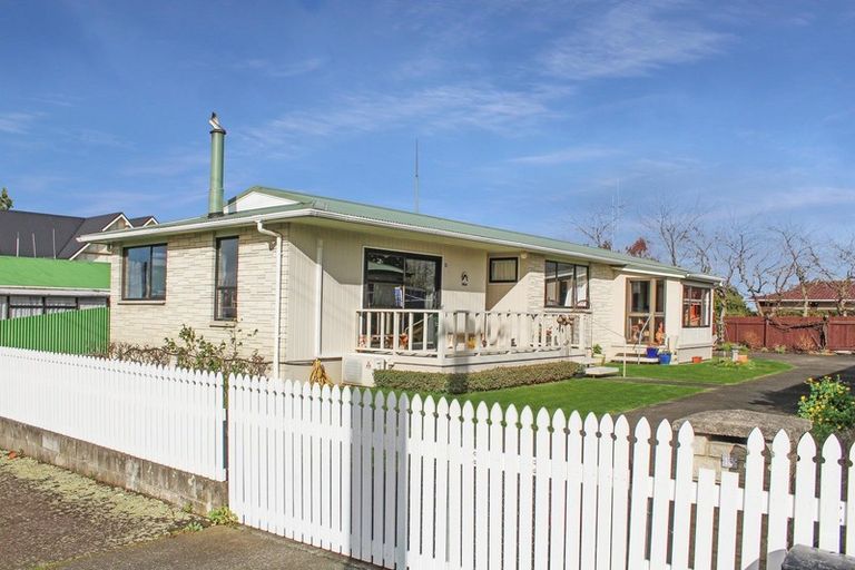 Photo of property in 13 Victoria Avenue, Dannevirke, 4930